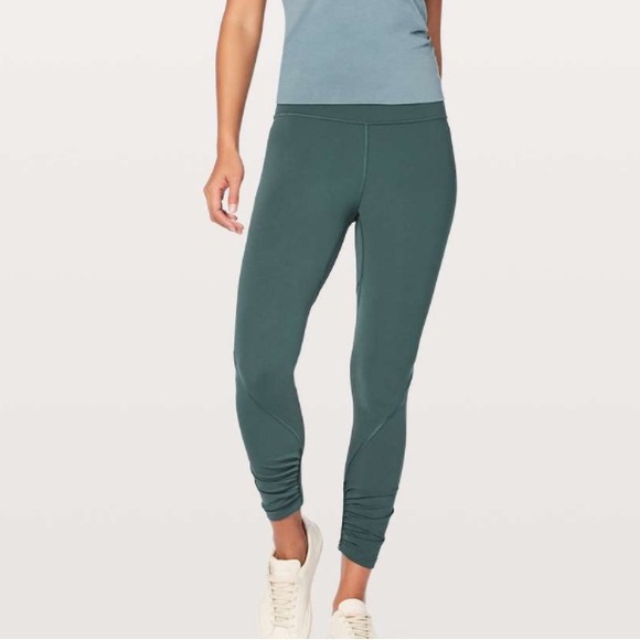 Lululemon Play Off the Pleats Tight - Picture 4 of 4